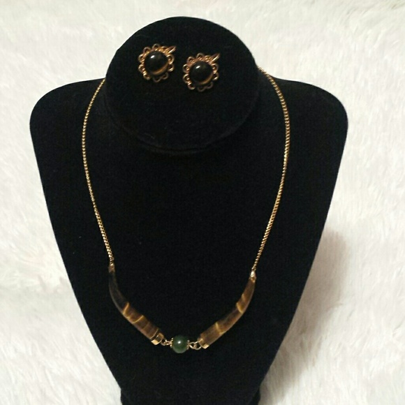 Vintage Genuine Tiger Eye & Jade 3 Piece Set - Bracelet, Earrings & Necklace - Picture 3 of 6